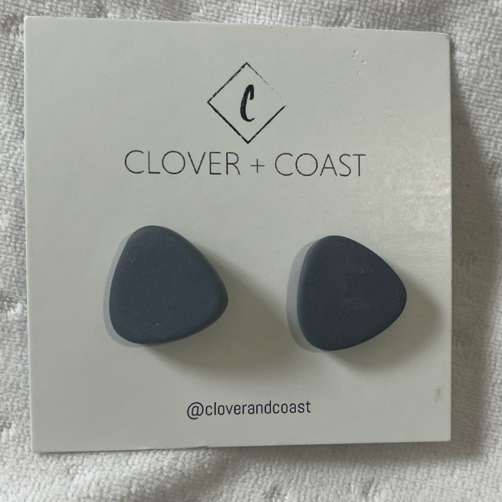 New clover and coast earrings. Slate blue color. Never worn.